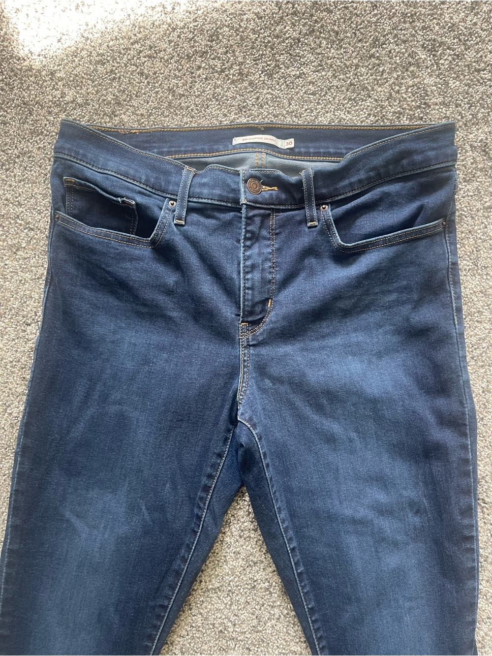 Levi's Dark Indigo Women's Skinny Jeans - Picture 2 of 5